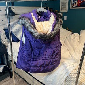 🦋$5🦋 GreenTea Puffer Vest | Purple | Faux Fur Hood